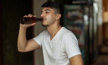 Alcoolul: efecte, dependență, sevraj periculos și opțiuni de tratament